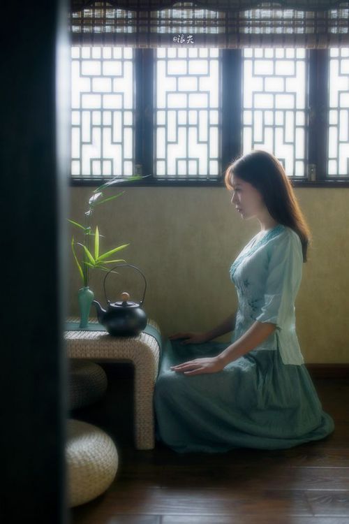 三分线外一步的弧线—塔图姆如何用唯一的绝杀定义火箭队的传奇之夜