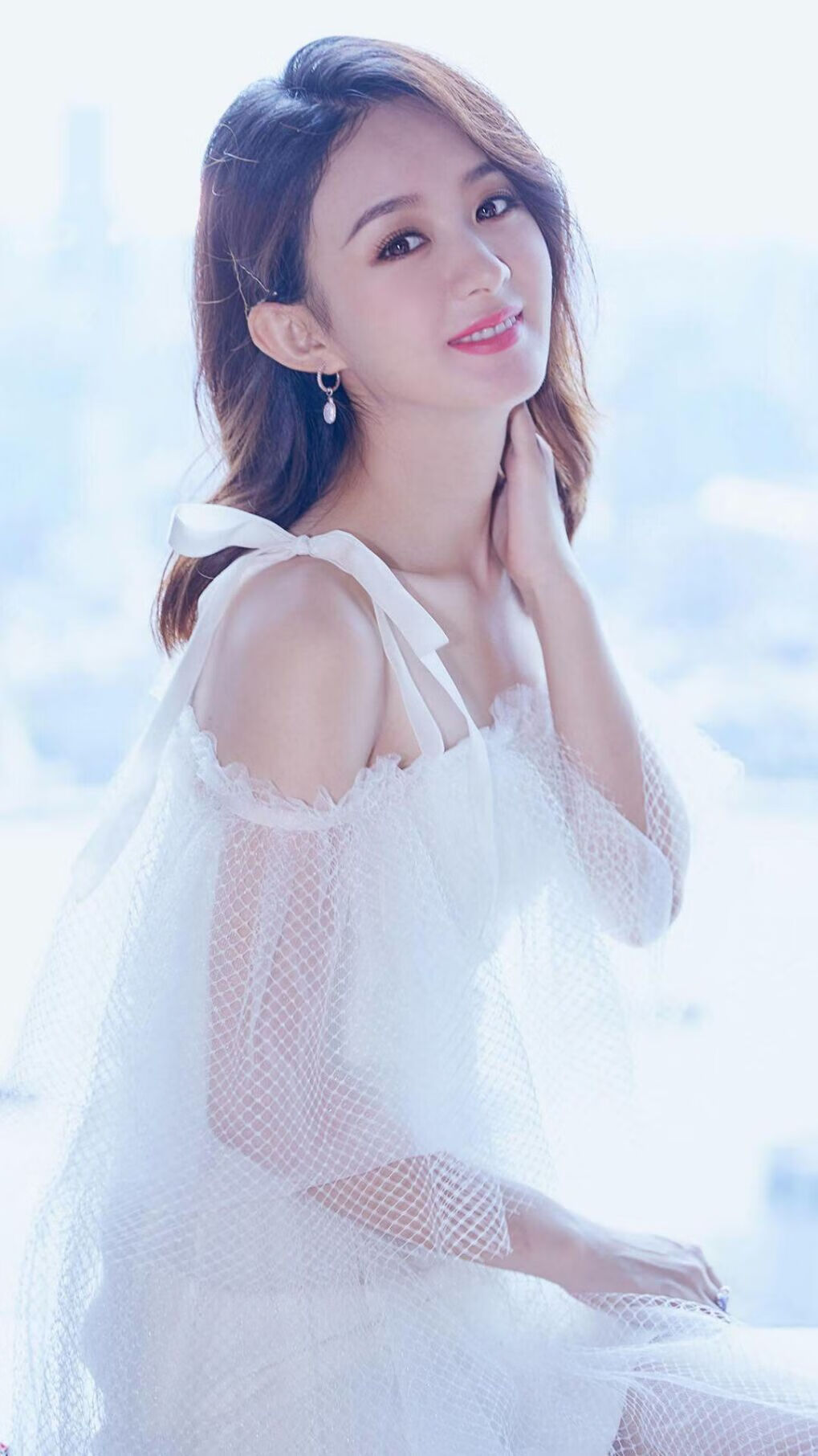 慈善赛现奇景，瑞士铁阵对决枪手，法比尼奥一箭定乾坤