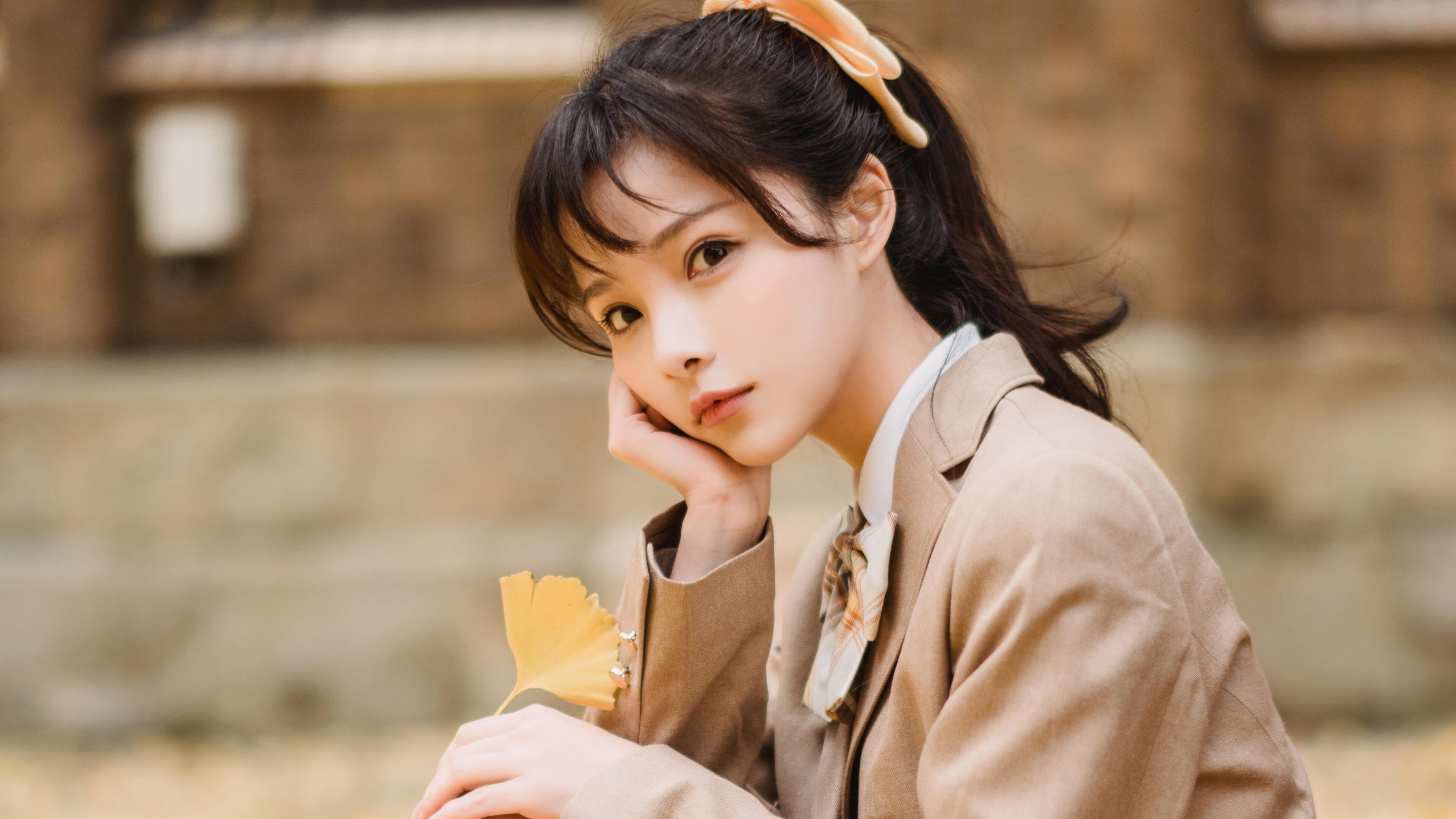 莱万多夫斯基的倒钩，当莱神在巴黎封神，世界杯H组上演最不可能的蓝衣逆转